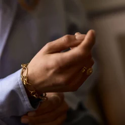 Armband connection