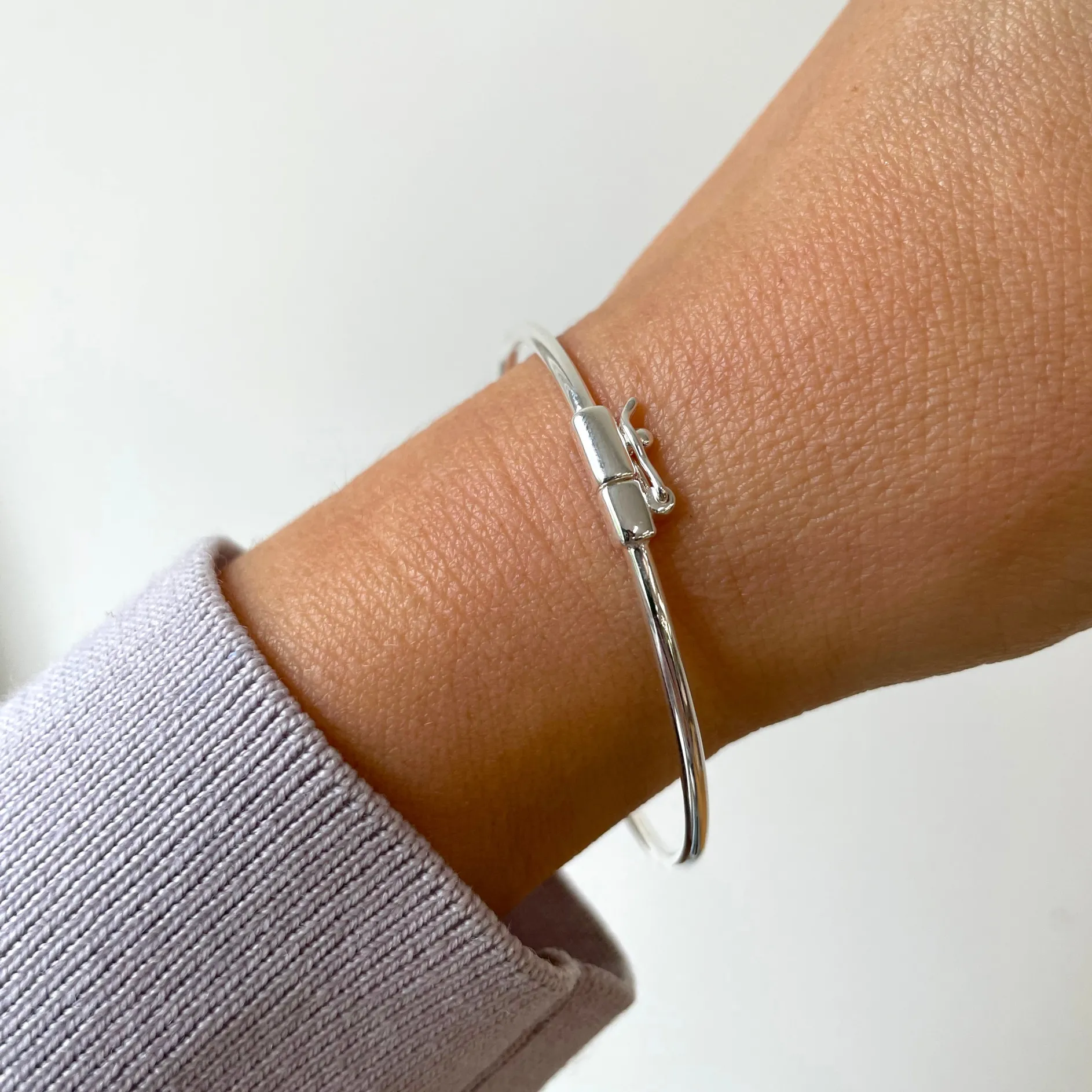 B2B Armband hinge