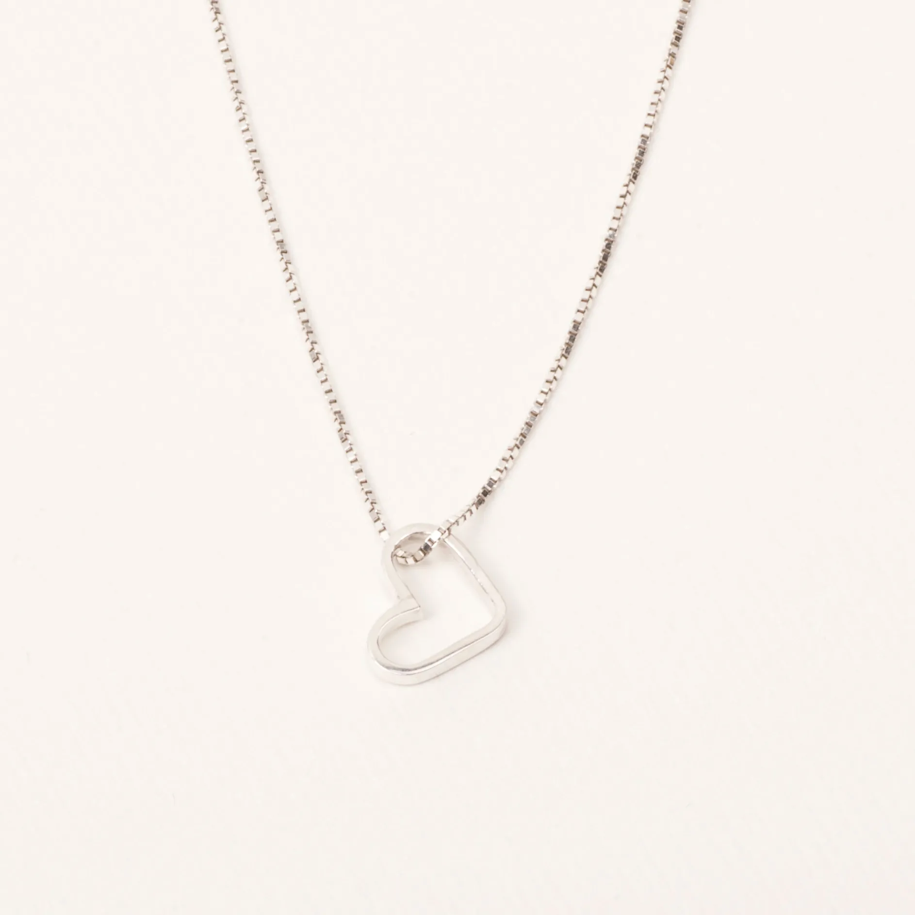 B2B Hanger heart