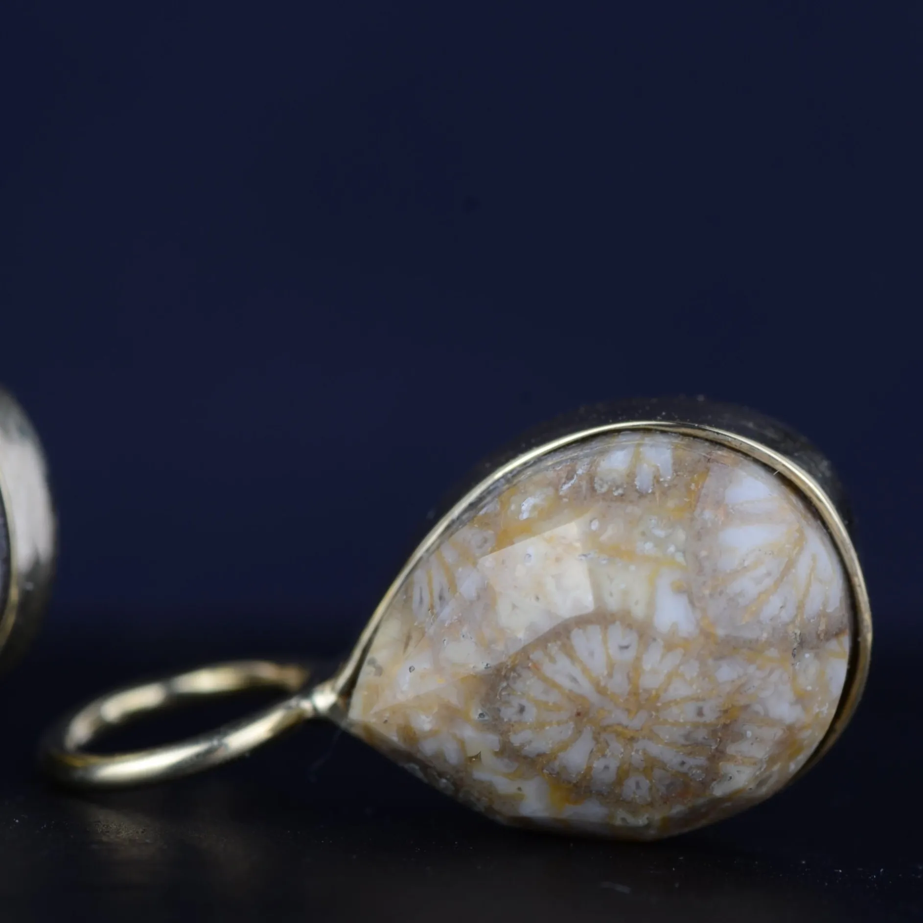 Hanger 14k fossil