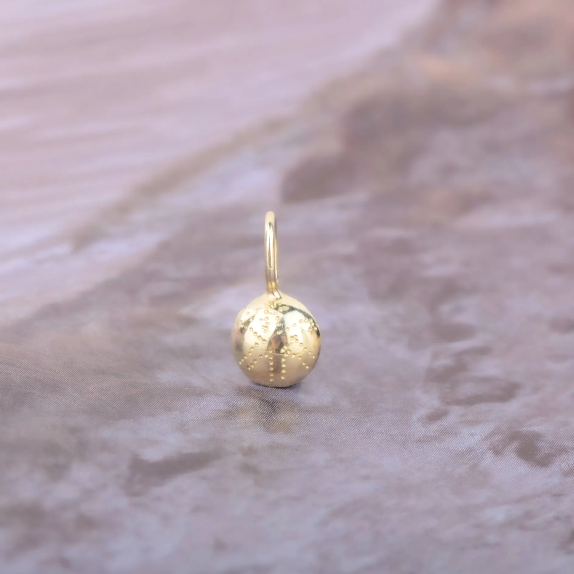 Hanger 14k Island enchantments