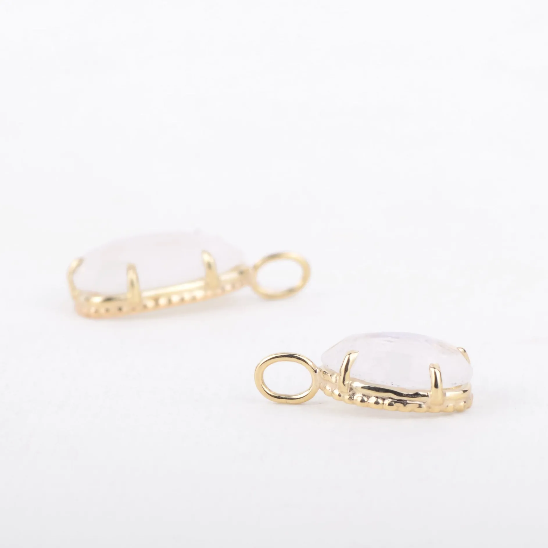 Hanger 14k moonlight