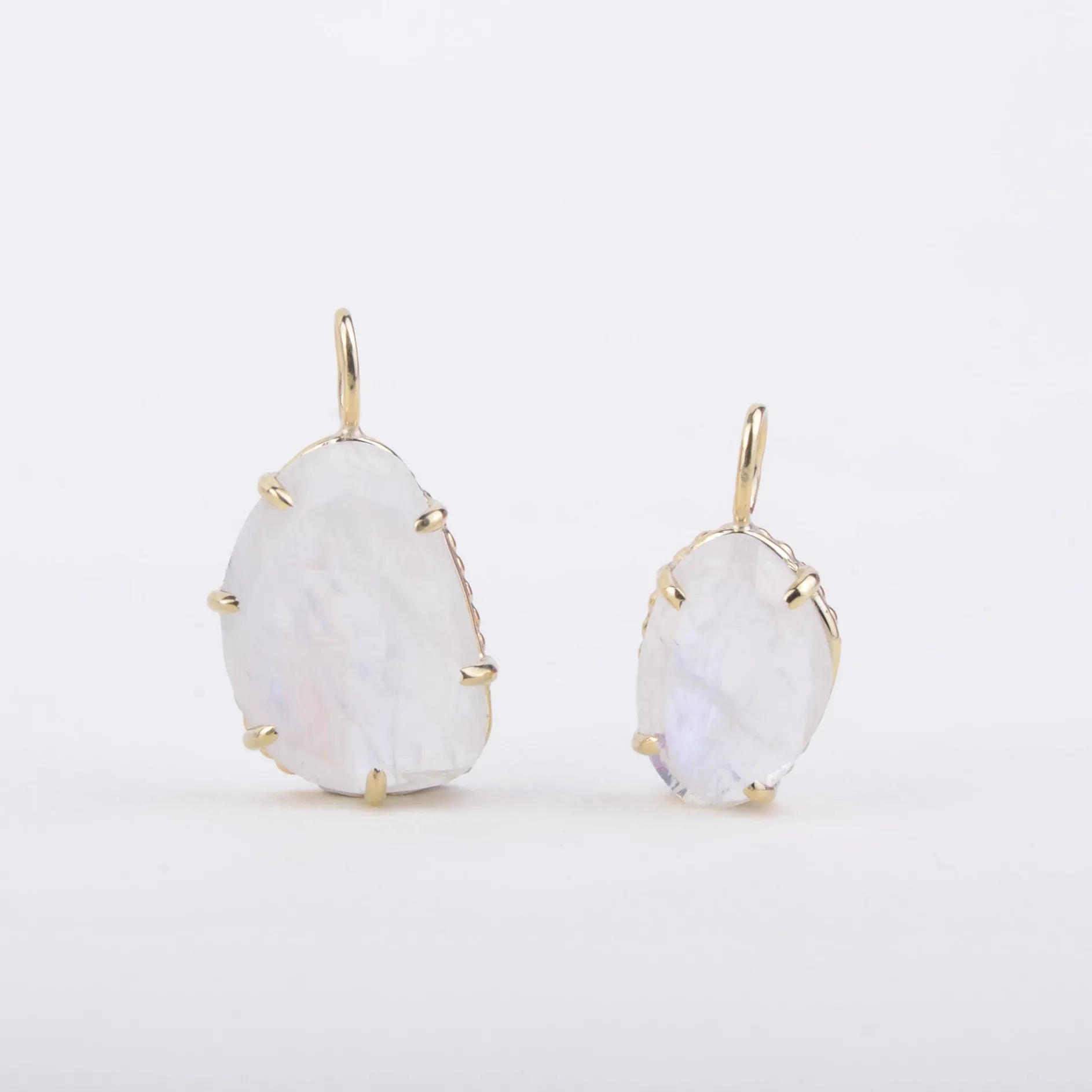 Hanger 14k moonlight