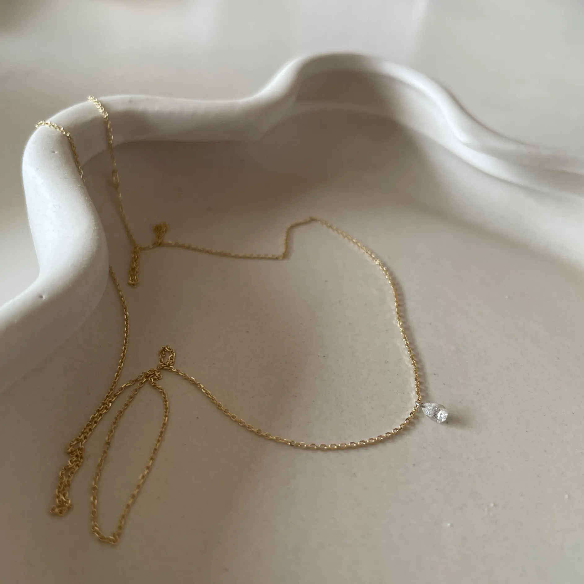Ketting 18k dangling brilliance