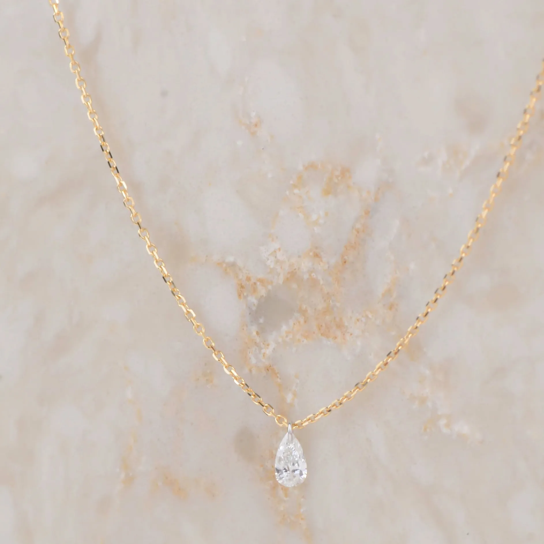 Ketting 18k dangling brilliance