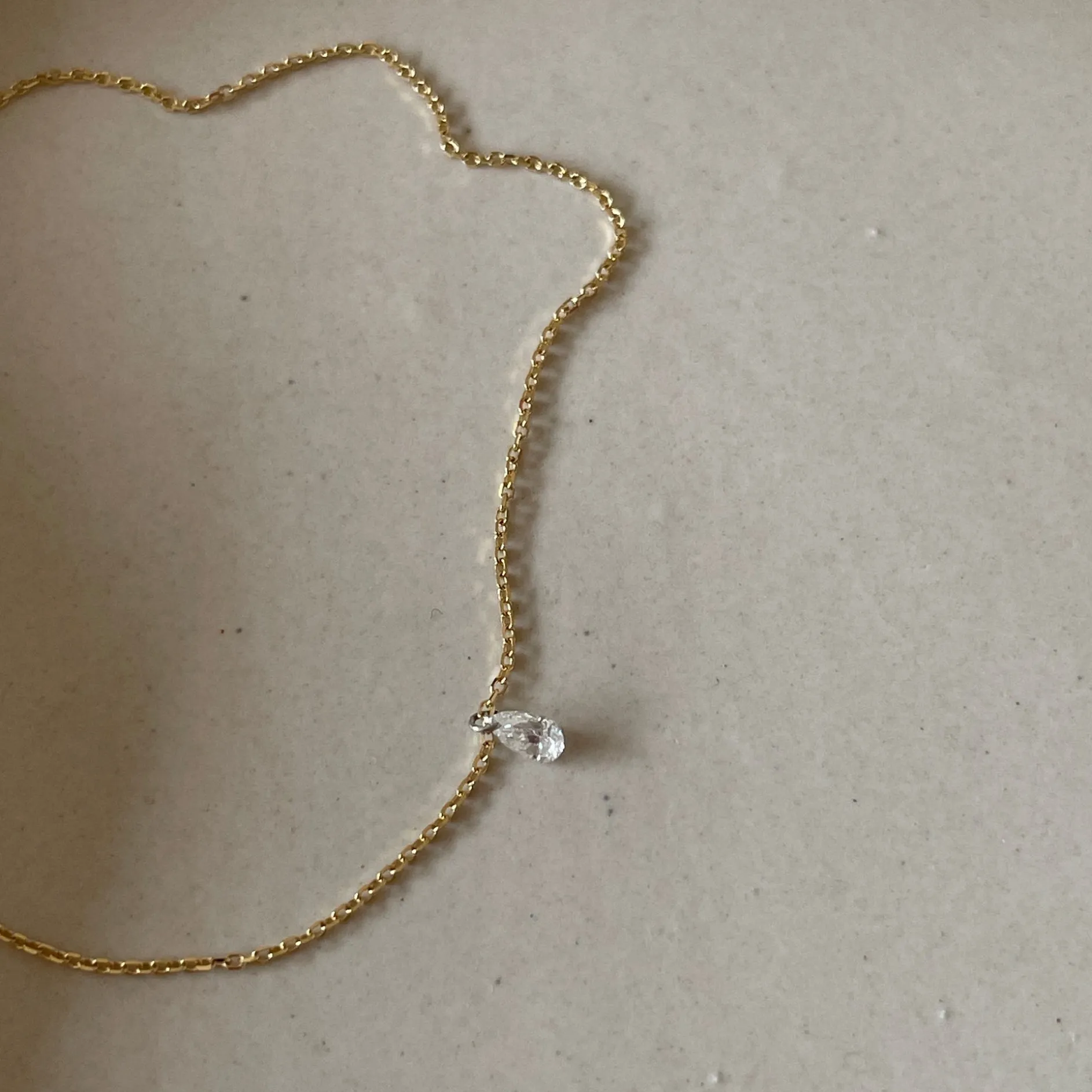 Ketting 18k dangling brilliance