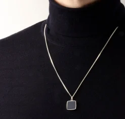 Ketting square stone