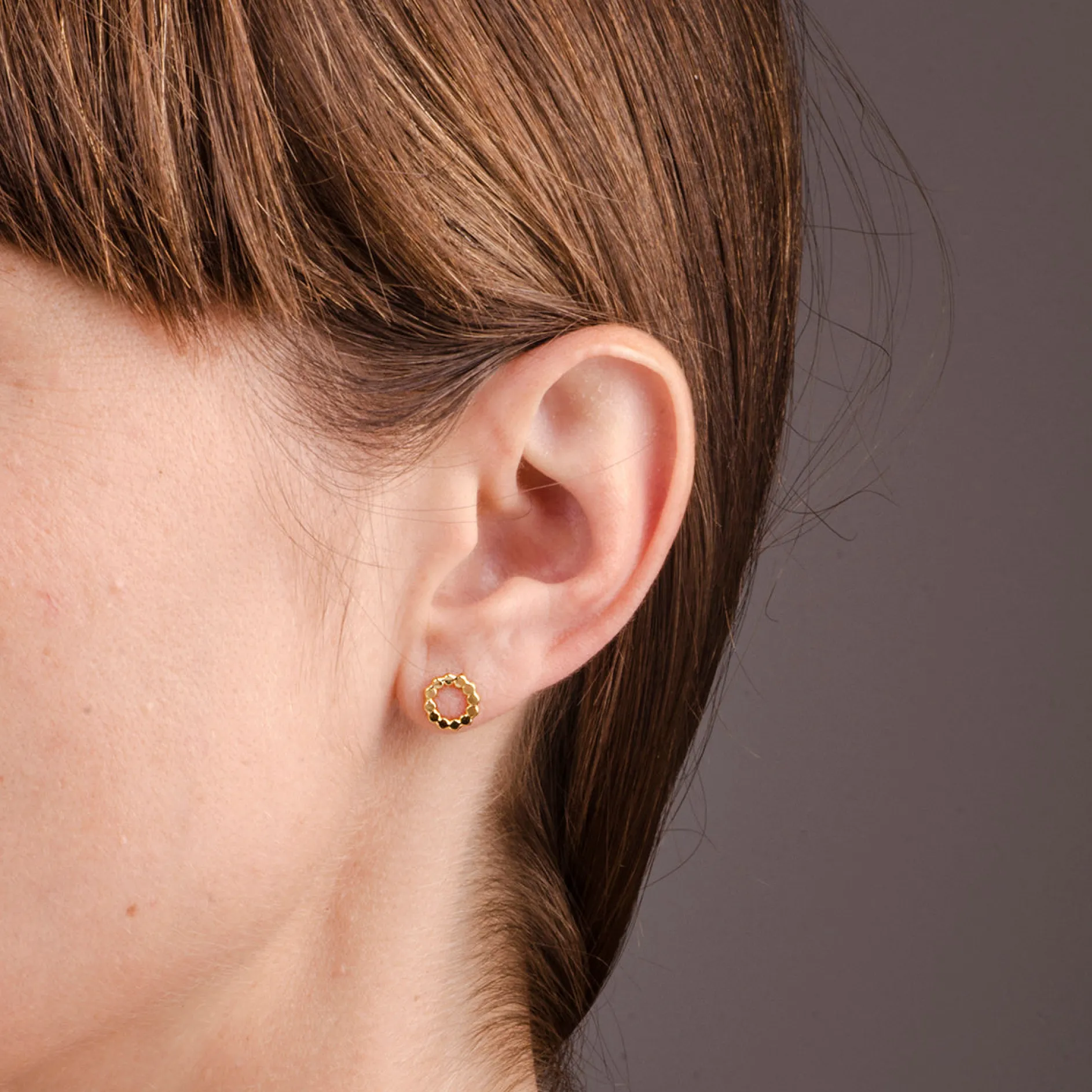 Oorbellen flat pearl small