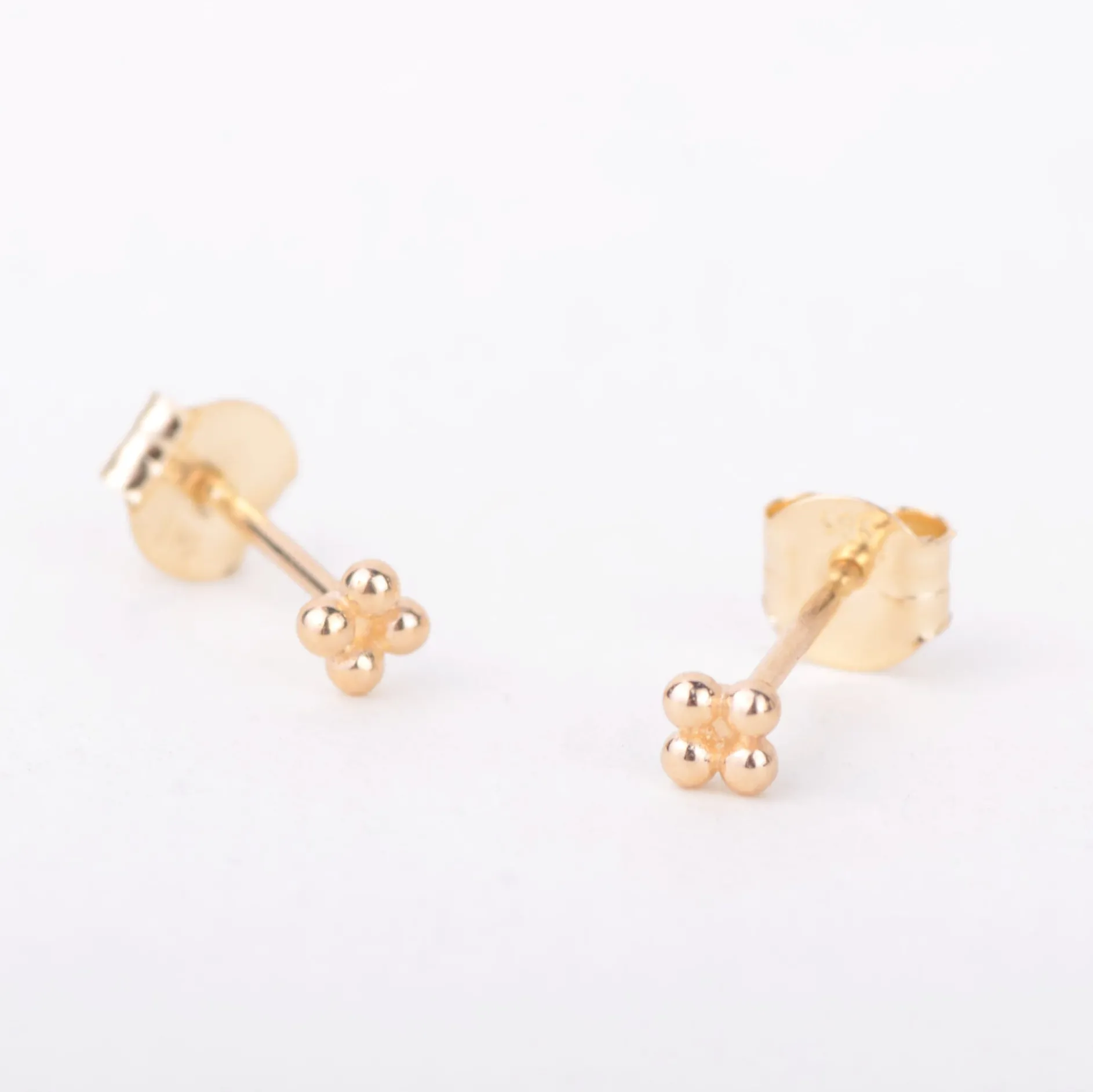 Oorbellen 14k dots