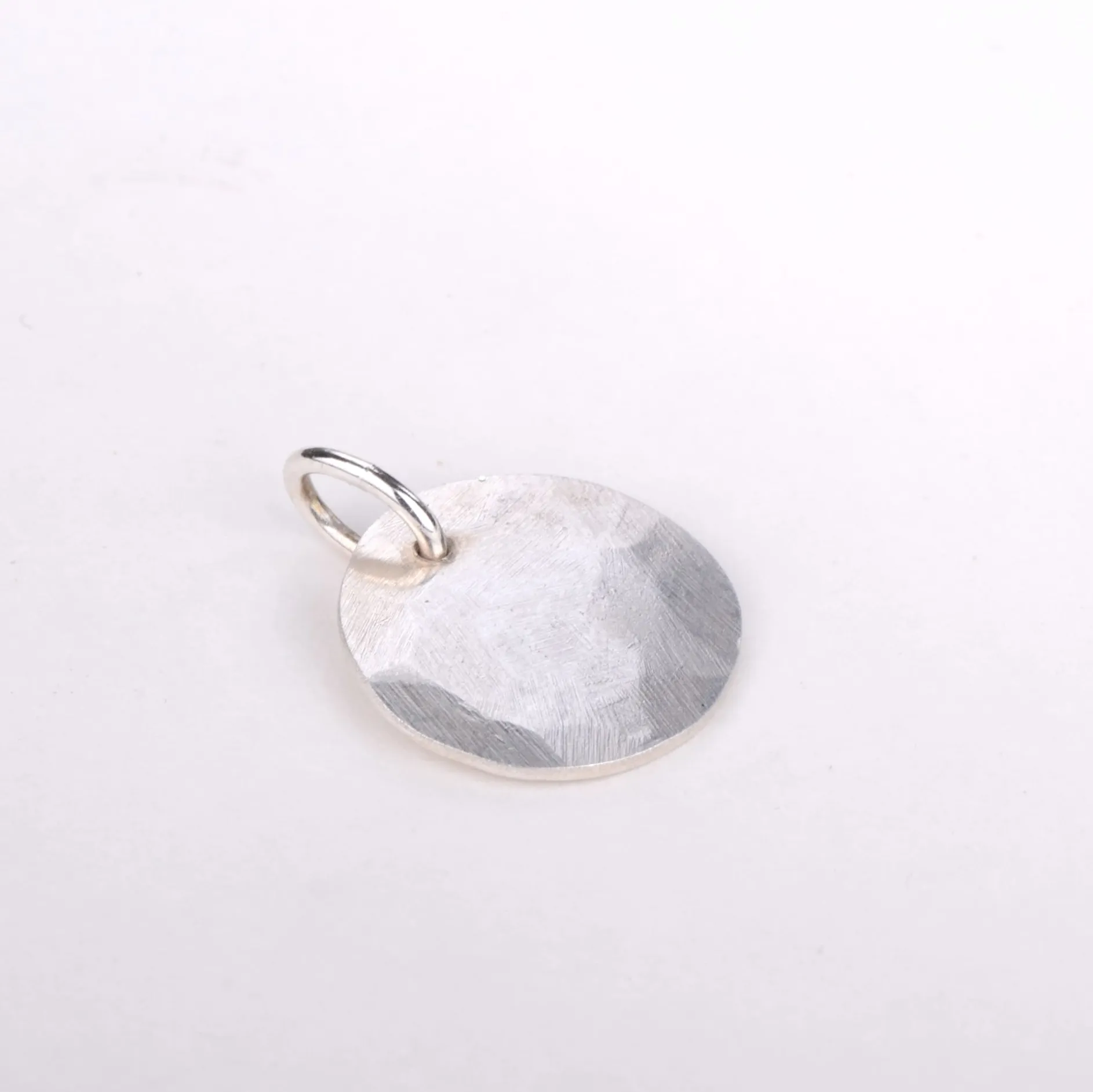 Pendant round