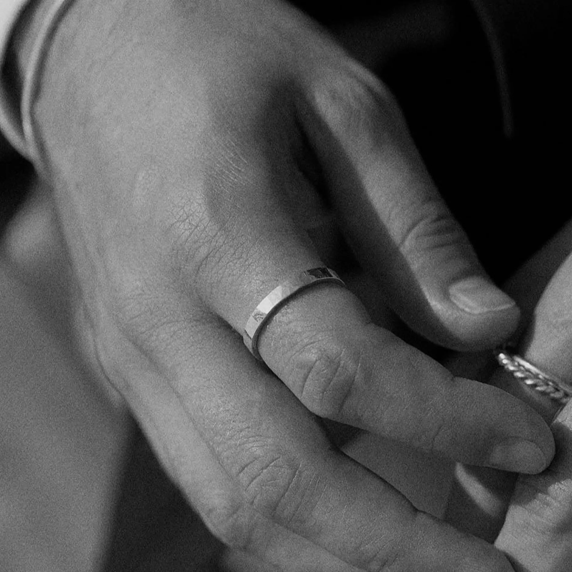 Ring mister hammered