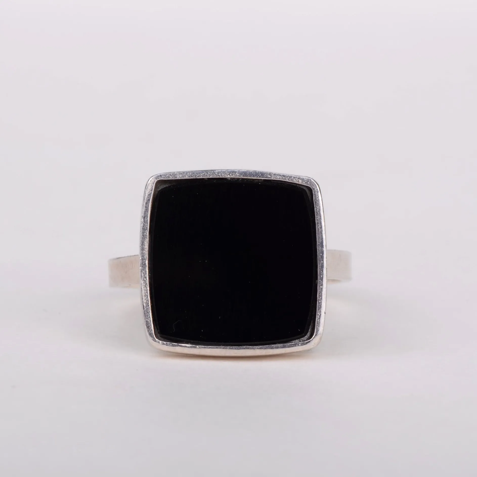 Ring mister onyx